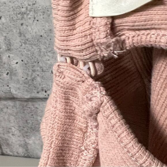 🚨 Anthropologie Deletta January Rose Flutter Sleeve Ribbed Top - Picture 6 of 12